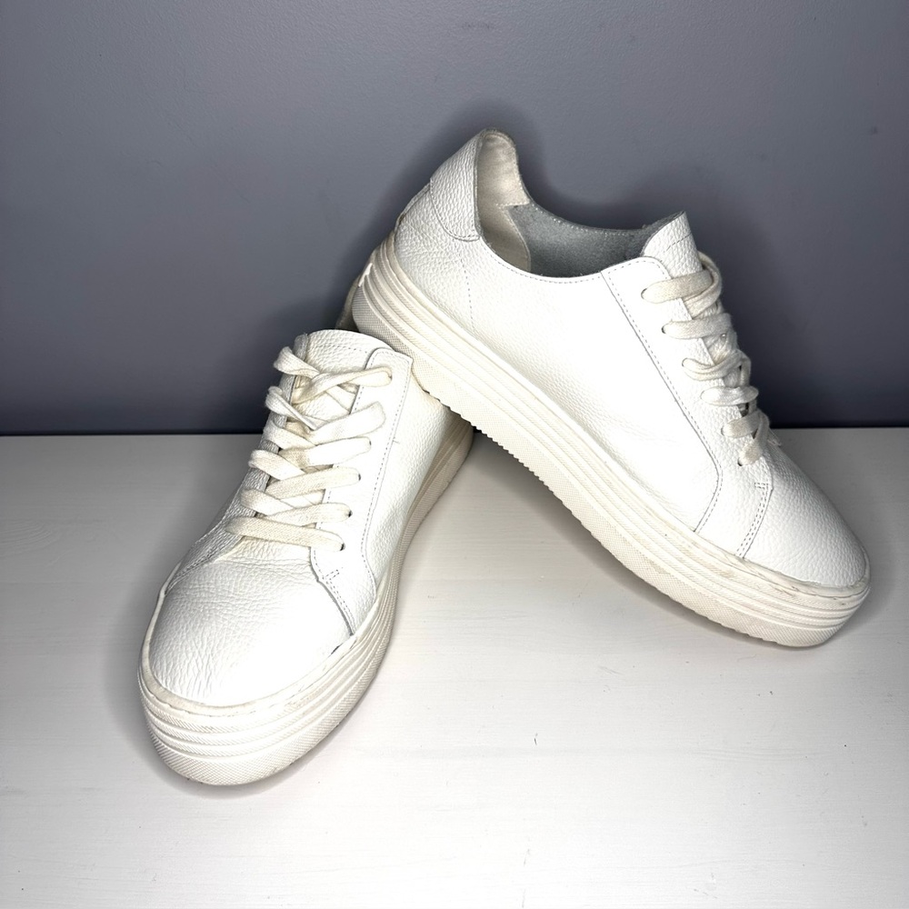 Crown Vintage White Leather Sneakers EUC